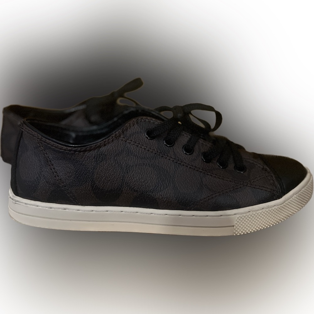 GUC 💕💕 Coach Brown Low-top Sneakers. Women’s US 7.5